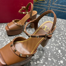 Load image into Gallery viewer, Valentino Tan-go Platform Patent Leather Sandal 155MM