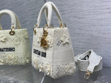 Load image into Gallery viewer, Christian Dior Medium Lady D-Lite Bag