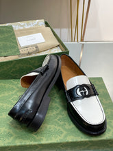Load image into Gallery viewer, Gucci Women Interlocking G Loafer