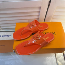 Load image into Gallery viewer, Louis Vuitton Shake Flat Thong Sandals