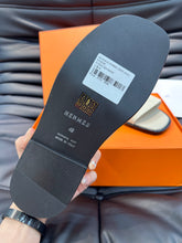 Load image into Gallery viewer, Hermes Giulia Sandal