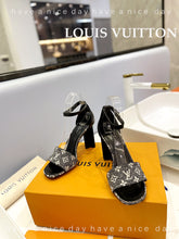 Load image into Gallery viewer, Louis Vuitton Silhouette Sandals