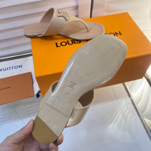 Load image into Gallery viewer, Louis Vuitton Shake Flat Thong Sandals
