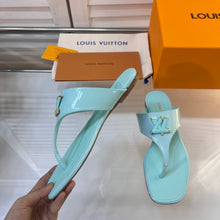 Load image into Gallery viewer, Louis Vuitton Shake Flat Thong Sandals