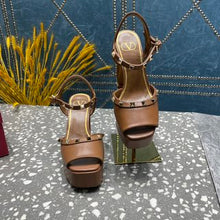 Load image into Gallery viewer, Valentino Tan-go Platform Patent Leather Sandal 155MM