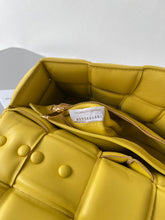 Load image into Gallery viewer, Bottega Veneta Chain Cassette Bag