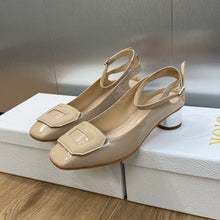 Load image into Gallery viewer, Christian Dior Day Pump
