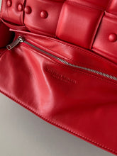 Load image into Gallery viewer, Bottega Veneta Chain Cassette Bag