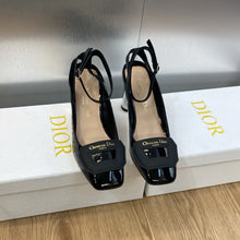 Load image into Gallery viewer, Christian Dior Day Pump