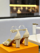 Load image into Gallery viewer, Louis Vuitton Silhouette Sandals