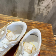 Load image into Gallery viewer, Valentino Lace An Mesh Lace Runner Sneakers