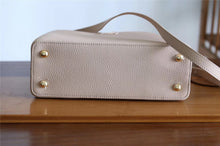 Load image into Gallery viewer, Louis Vuitton Capucines MM Bag
