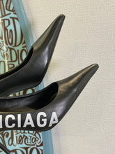 Load image into Gallery viewer, Gucci The Hacker Project Knife Pump