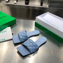 Load image into Gallery viewer, Bottega Veneta Lido Sandals