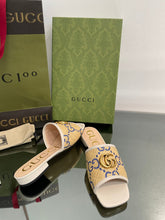 Load image into Gallery viewer, Gucci GG Raffia Effect Slide