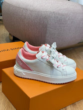 Load image into Gallery viewer, Louis Vuitton Time Out Sneakers