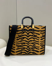 Load image into Gallery viewer, Fendi Sunshine Shopper Meduim Bag