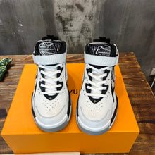 Load image into Gallery viewer, Louis Vuitton Trainer 2 Sneakers