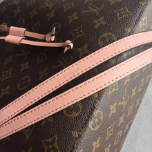 Load image into Gallery viewer, Louis Vuitton NeoNoe MM Bag