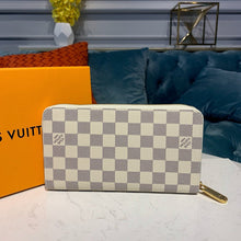 Load image into Gallery viewer, Louis Vuitton Zippy Wallet