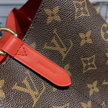 Load image into Gallery viewer, Louis Vuitton NeoNoe MM Bag - LUXURY KLOZETT