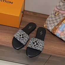 Load image into Gallery viewer, Louis Vuitton Lock it flat Mule