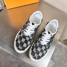 Load image into Gallery viewer, Louis Vuitton Ollie Sneakers