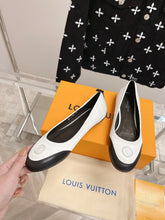 Load image into Gallery viewer, Louis Vuitton Ballerina shoe