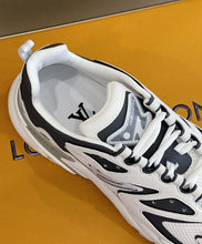Load image into Gallery viewer, Louis Vuitton Runner Tatic Sneakers
