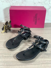 Load image into Gallery viewer, Valentino Rockstud Sandal