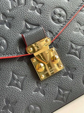 Load image into Gallery viewer, Louis Vuitton Pochette Metis Bag - LUXURY KLOZETT