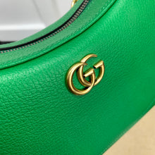 Load image into Gallery viewer, Gucci Aphrodite Small shoulder Bag