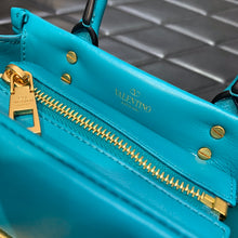 Load image into Gallery viewer, Valentino One Stud Small Bag