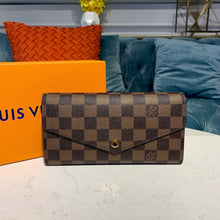 Load image into Gallery viewer, Louis Vuitton Sarah Wallet