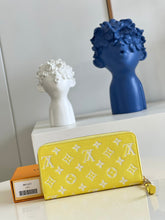 Load image into Gallery viewer, Louis Vuitton Zippy Wallet