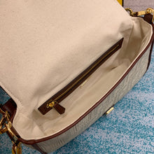 Load image into Gallery viewer, Fendi Baguette Bag