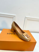 Load image into Gallery viewer, Louis Vuitton Shake Pump