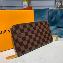 Load image into Gallery viewer, Louis Vuitton Zippy Wallet