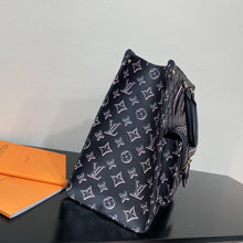 Load image into Gallery viewer, Louis Vuitton OnTheGo MM Bag
