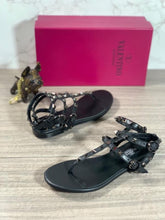 Load image into Gallery viewer, Valentino Rockstud Sandal