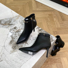 Load image into Gallery viewer, Louis Vuitton Signature Ankle Boot