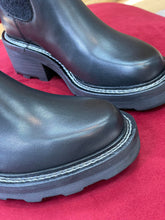 Load image into Gallery viewer, Louis Vuitton Beaubourg Ankle Boots