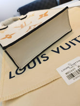 Load image into Gallery viewer, Louis Vuitton Petit Sac Plat Bag - LUXURY KLOZETT
