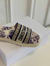 Load image into Gallery viewer, Christian Dior Dway Slide