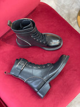 Load image into Gallery viewer, Louis Vuitton Boots
