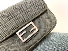 Load image into Gallery viewer, Fendi Midi Baguette Chain Bag