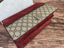 Load image into Gallery viewer, Gucci Dionysus Blooms Small Shoulder Bag - LUXURY KLOZETT