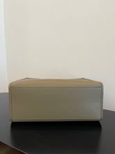 Load image into Gallery viewer, Fendi Sunshine Shopper Medium Bag