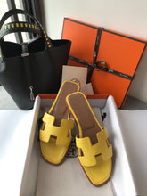 Load image into Gallery viewer, Hermes Oran Sandals