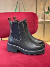 Load image into Gallery viewer, Louis Vuitton Beaubourg Ankle Boots